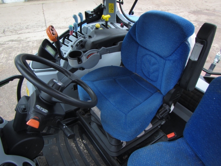 New Holland T7.210