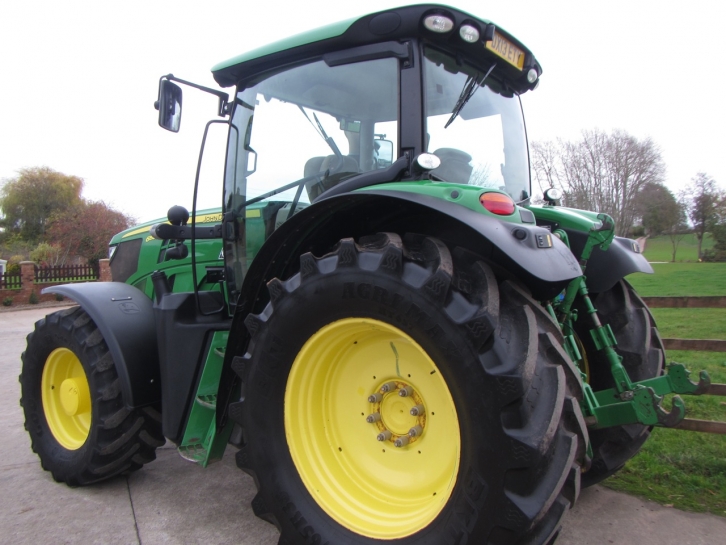 John Deere 6150R