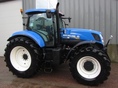 New Holland T7.235