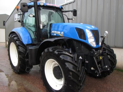 New Holland T7.235