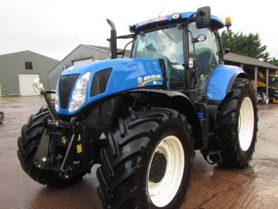 New Holland T7.235