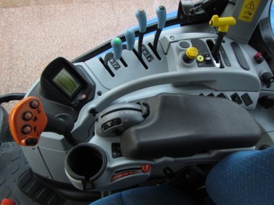 New Holland T7.235