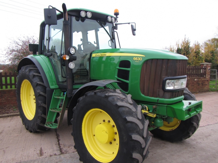John Deere 6630