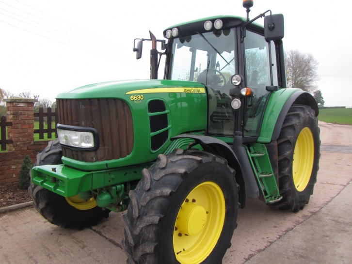 John Deere 6630