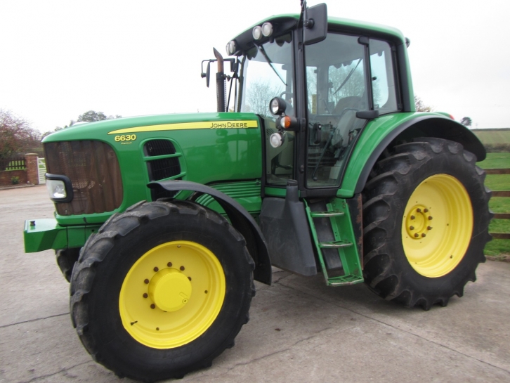 John Deere 6630