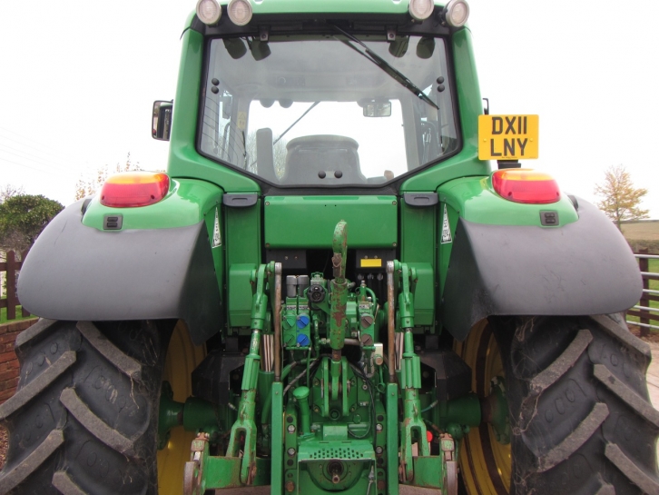 John Deere 6630