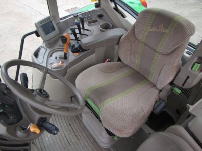 John Deere 6630