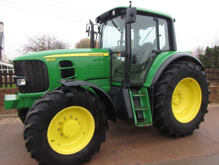 John Deere 6630