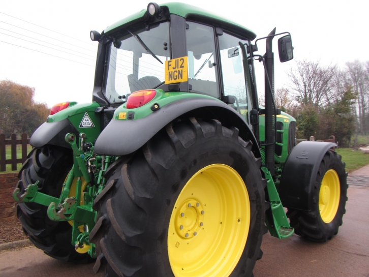 John Deere 6630