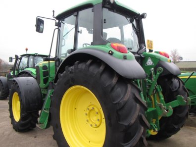 John Deere 6630
