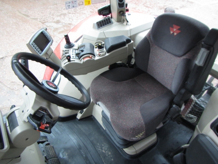 Massey Ferguson 8670