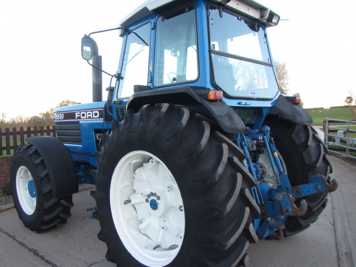 Ford 8830