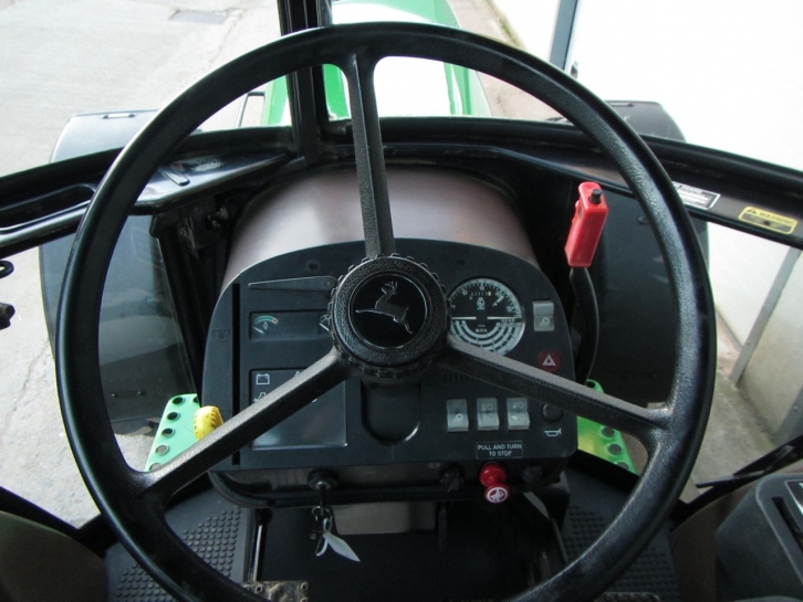 John Deere 3050