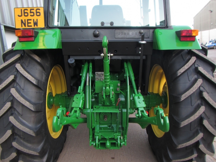 John Deere 3050
