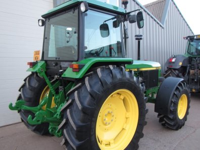 John Deere 3050
