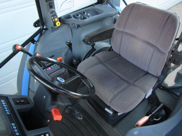 New Holland TS115