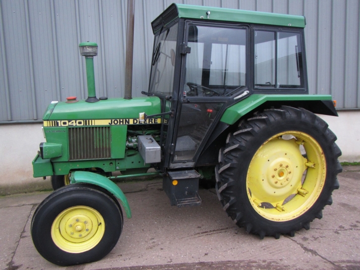John Deere 1040