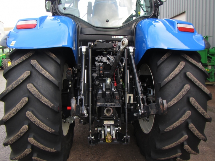 New Holland T7.220