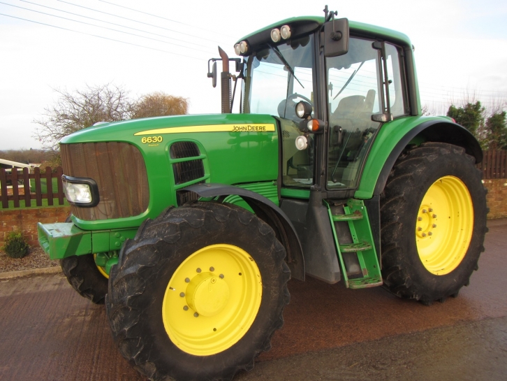 John Deere 6630