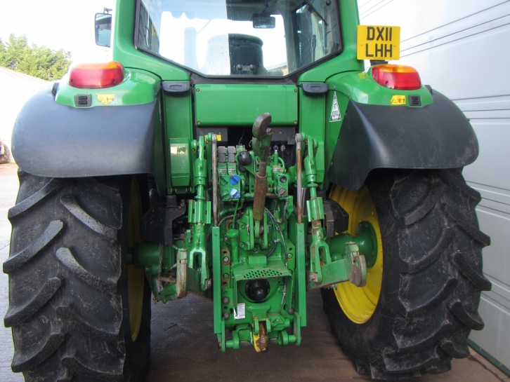John Deere 6630
