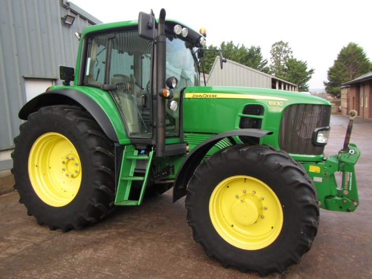 John Deere 6930