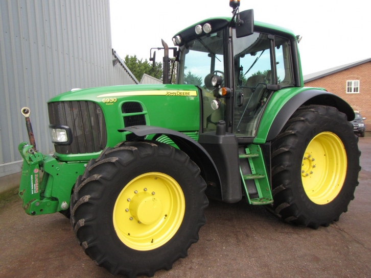John Deere 6930