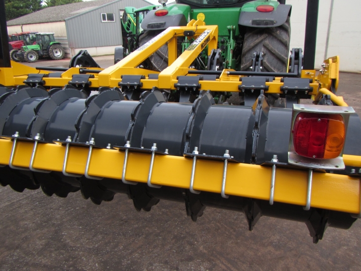 McConnel Discaerator 3000
