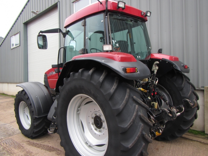 Case MX135