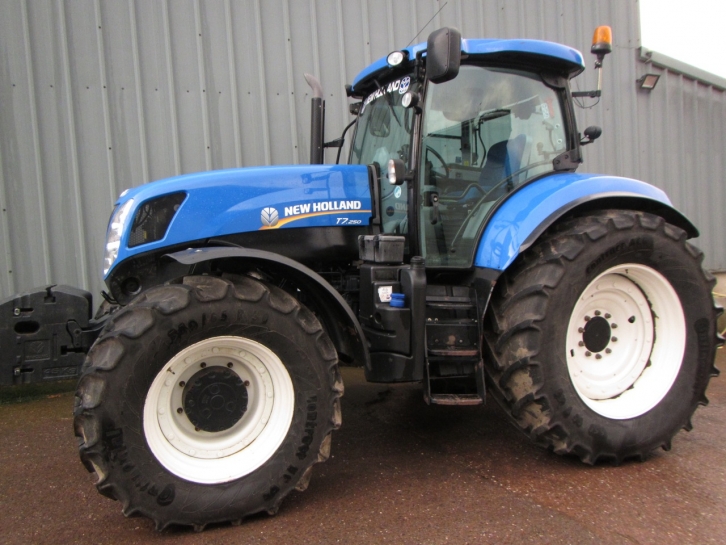 New Holland T7.250