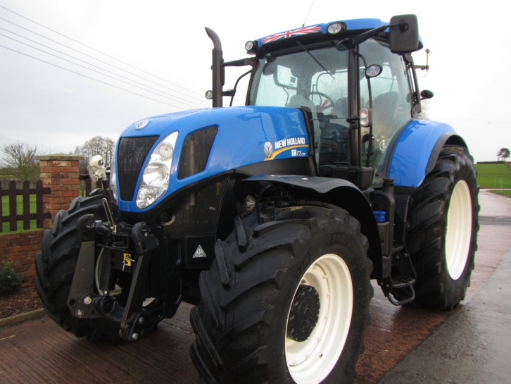 New Holland T7.235