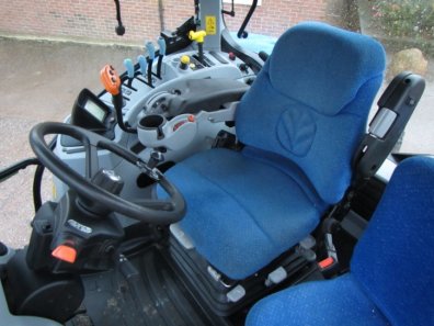 New Holland T7.235