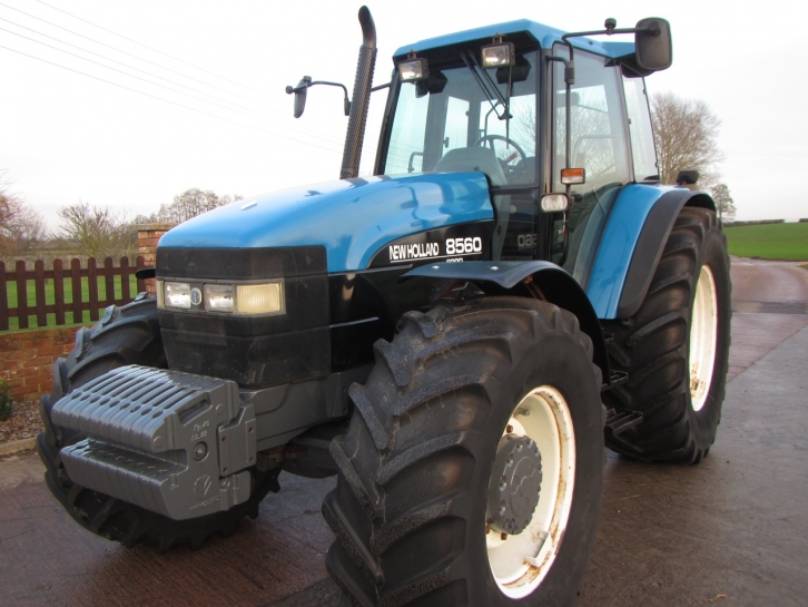 New Holland 8560
