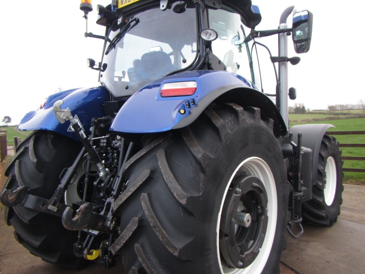 New Holland T7.270 Blue Power