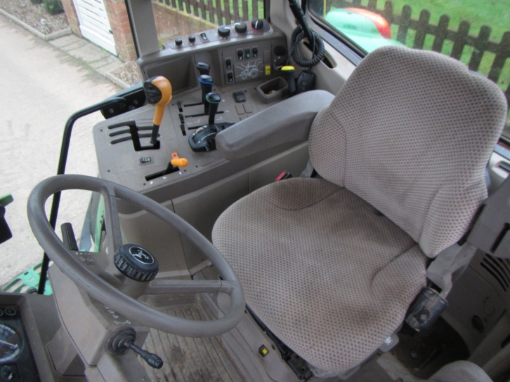 John Deere 6150M