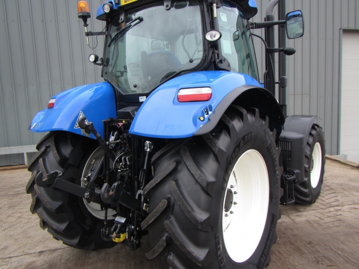 New Holland T7.210