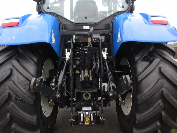 New Holland T7.210