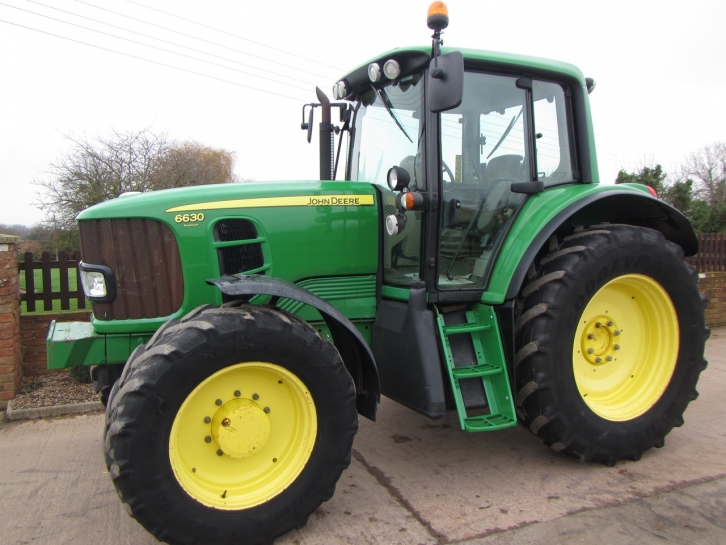 John Deere 6630