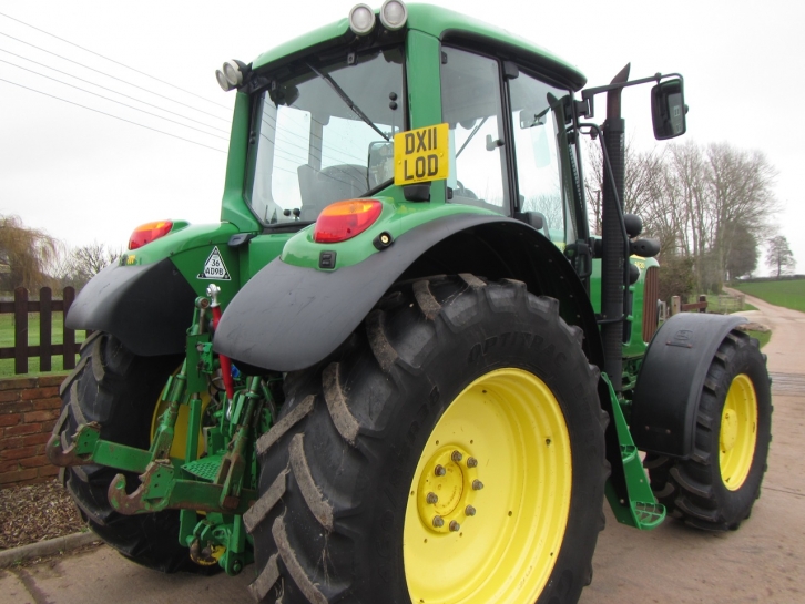John Deere 6630
