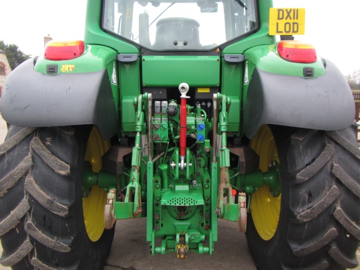 John Deere 6630