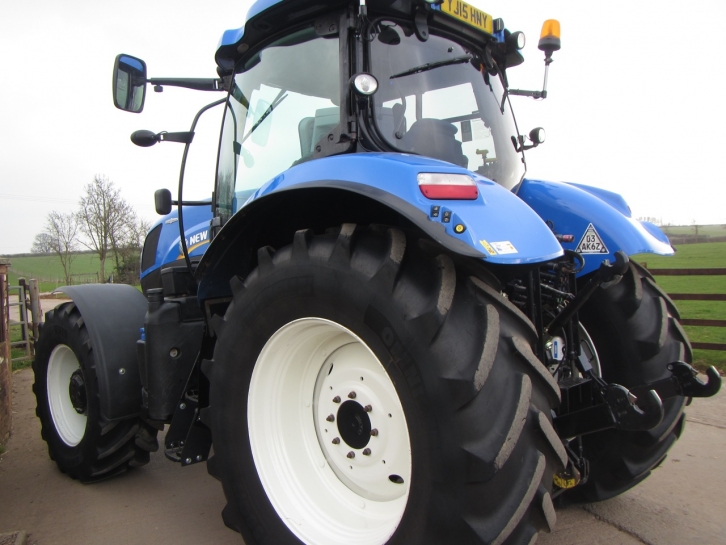 New Holland T7.210