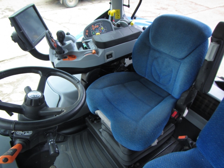 New Holland T7.210