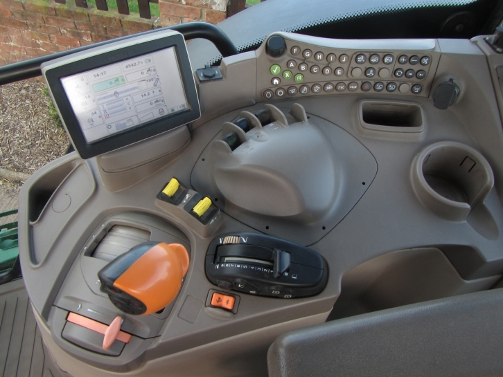 John Deere 6210R