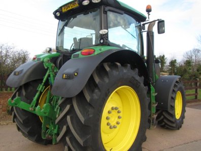 John Deere 6210R