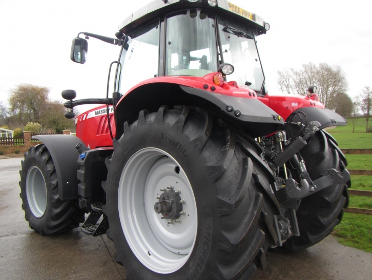 Massey Ferguson 7726 Exclusive