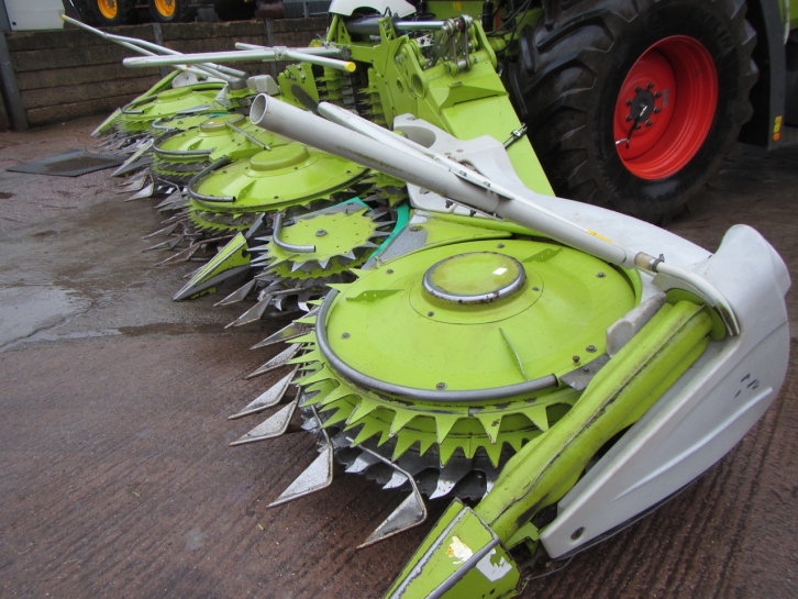 Claas Orbis 750 10 row maize header