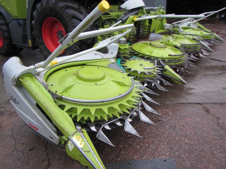 Claas Orbis 750 10 row maize header