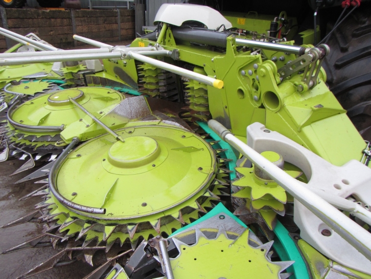 Claas Orbis 750 10 row maize header