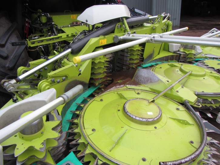 Claas Orbis 750 10 row maize header