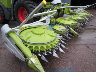 Claas Orbis 750 10 row maize header