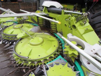 Claas Orbis 750 10 row maize header